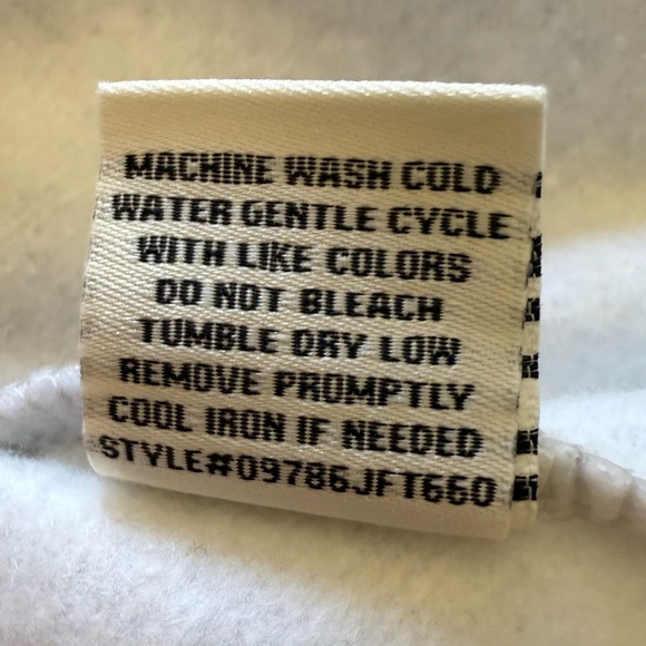 NWT Lazy Sunday “Cape Cod Massachusetts” Gray Fleece Cropped Sweatshirt in Small - Picture 14 of 15